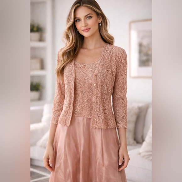 Cachet 2-Piece Rose Gold Lace Formal Gown SetSize 8Evening Dress